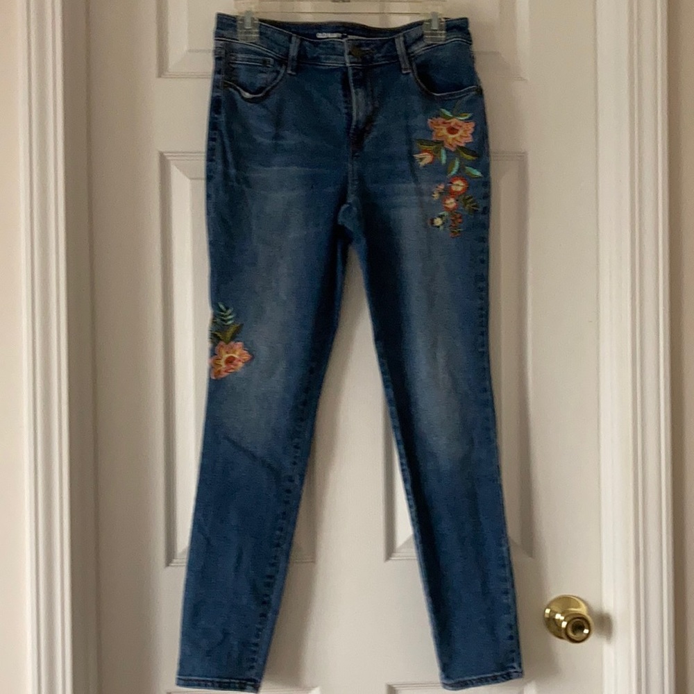 Old navy size 14 embroidered jeans rockstar midrise